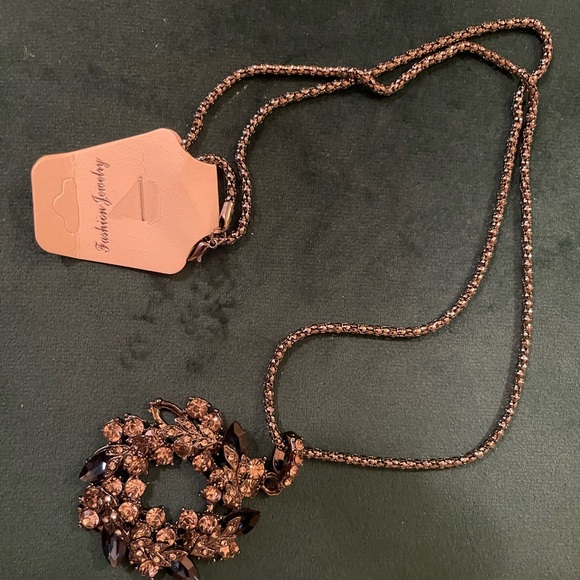 Chic Black and Silver Statement Necklace - Picture 2 of 2